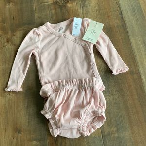 Pink baby gap set size 6-9 months